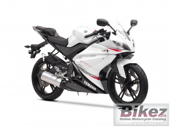 2011 Yamaha YZF-R125 photo